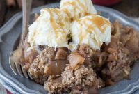 Hands-Off Crock Pot Apple Crisp