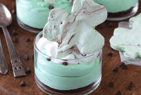 Shamrock Green Mint Chocolate Chip No-Bake Cheesecake