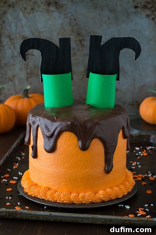 This melted witch cake is so fun! It’s the perfect halloween cake!