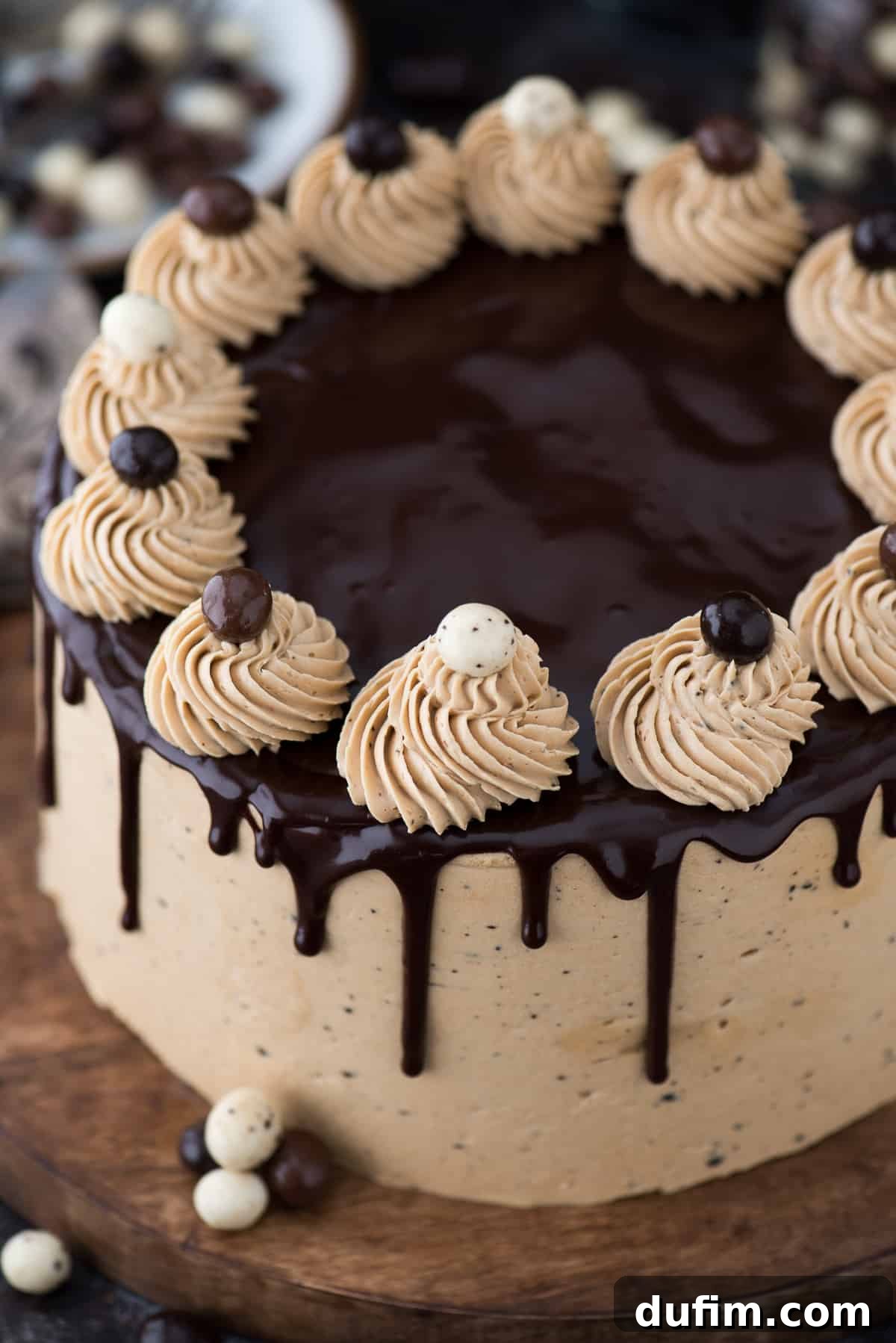 Decadent Coffee Frosting 4 A stunning two-layer chocolate espresso cake, generously covered with coffee frosting and adorned with chocolate shavings. The combination of rich chocolate and aromatic coffee is a classic and highly praised pairing.