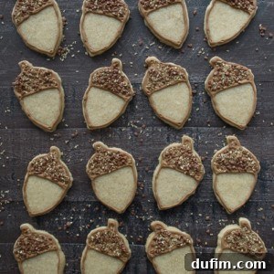 Maple flavored sugar cookies - these acorn cookies are SO adorable!